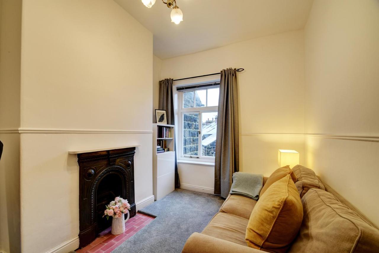 Spacious Victorian Townhouse Near Hcc With Off Street Parking Harrogate Extérieur photo