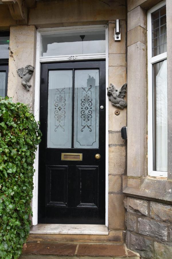 Spacious Victorian Townhouse Near Hcc With Off Street Parking Harrogate Extérieur photo