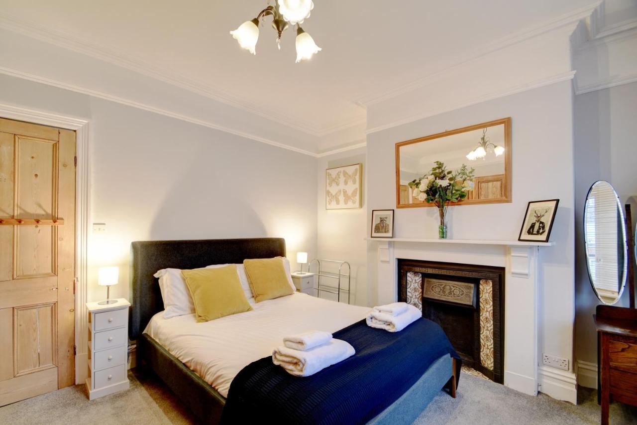 Spacious Victorian Townhouse Near Hcc With Off Street Parking Harrogate Extérieur photo